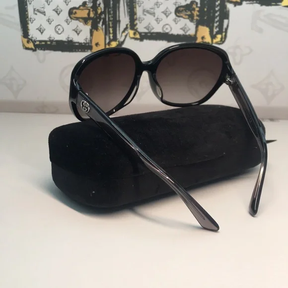 New Authentic Gucci Black Women display picture 3